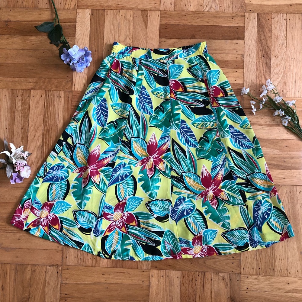 Vintage floral long flowing skirt